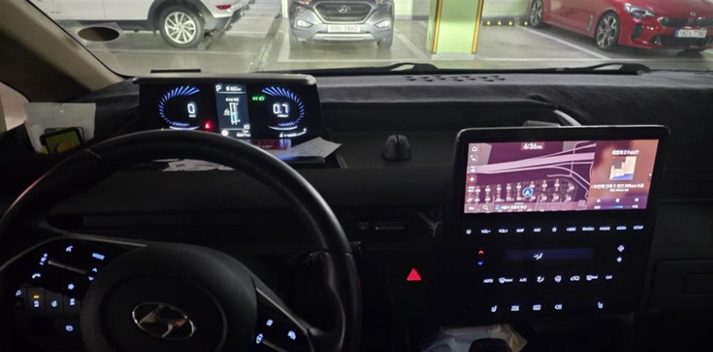 Hyundai Staria 2WD Diesel Cargo Modern 5