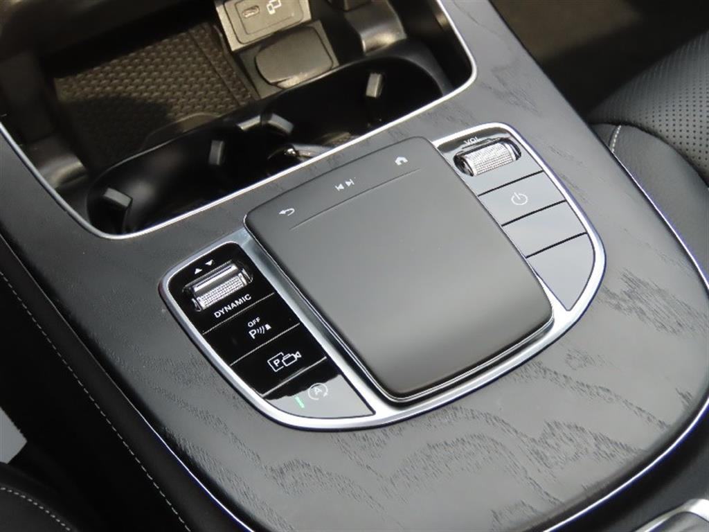 Mercedes-Benz E-Class E220d 4MATIC AMG Line 7