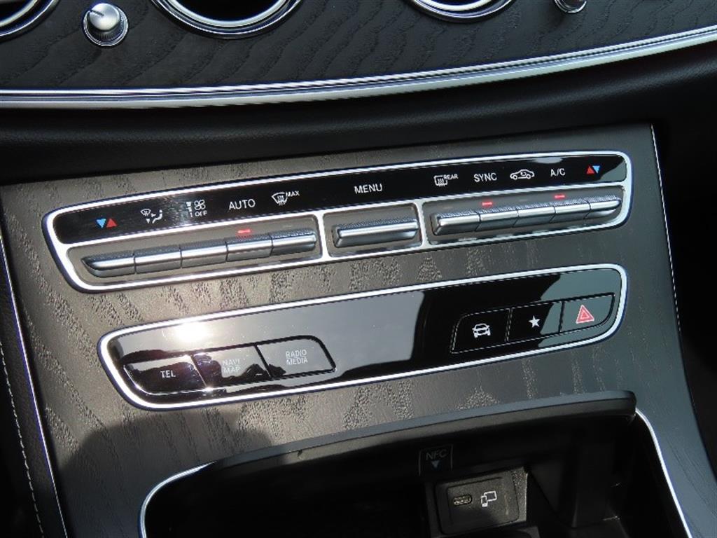 Mercedes-Benz E-Class E220d 4MATIC AMG Line 8