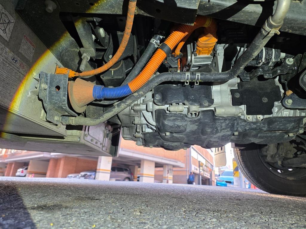 Hyundai Porter 1.0 Ton/ Super Cab/ Long Wheelbase/ Premium Special 8