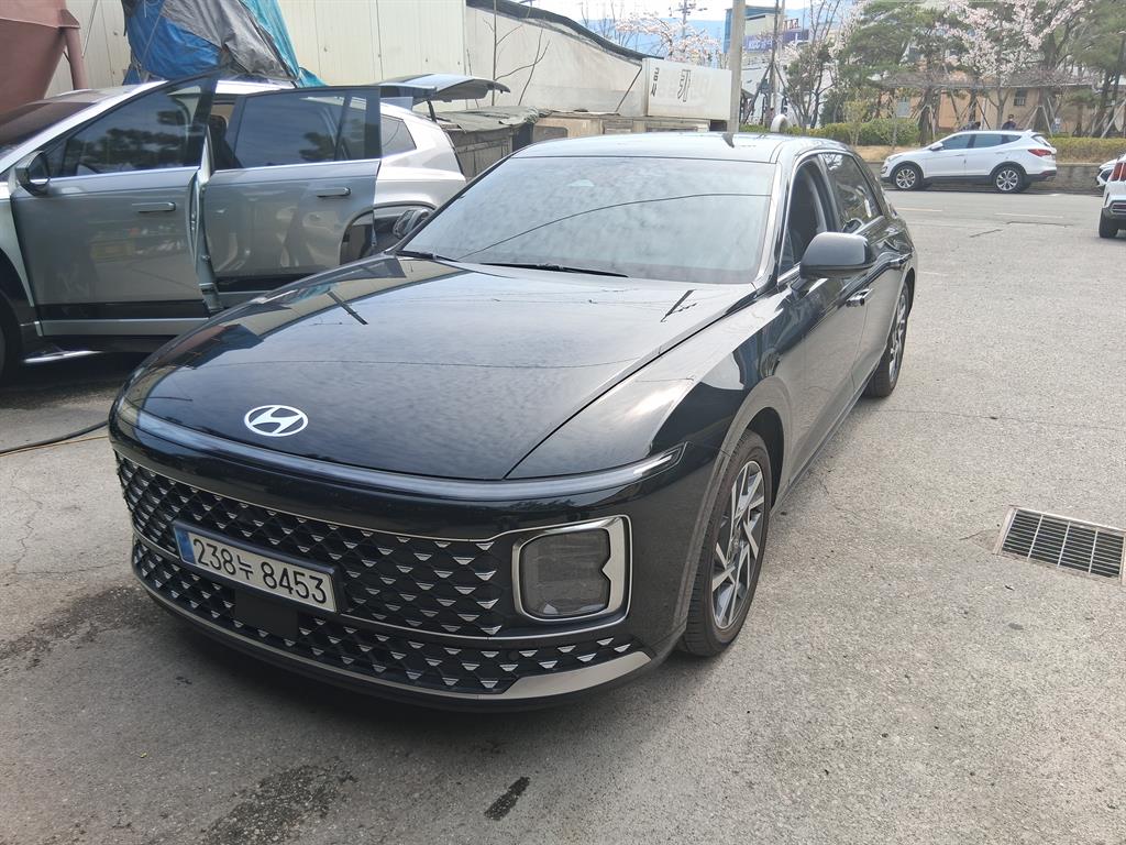 Hyundai Grandeur The Hybrid 1.6 Turbo Gasoline Premium 2