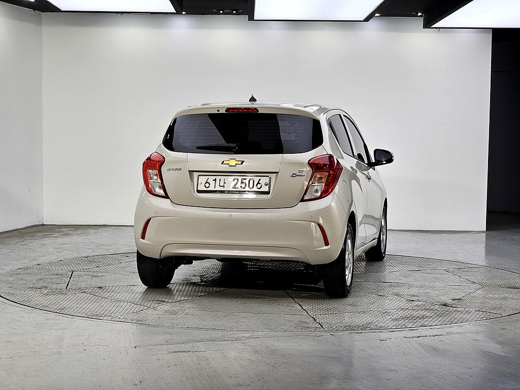 Chevrolet Spark LT Plus M/ T 4