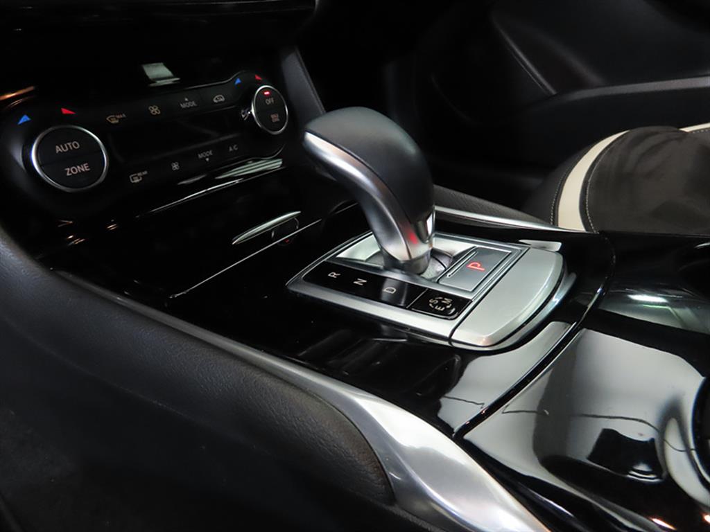 Infiniti Q30 2.0 Sport Essential 10