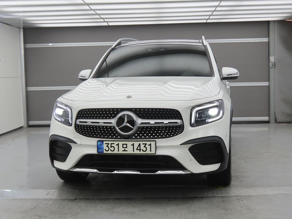 Mercedes-Benz GLB-Class GLB250 4MATIC 3