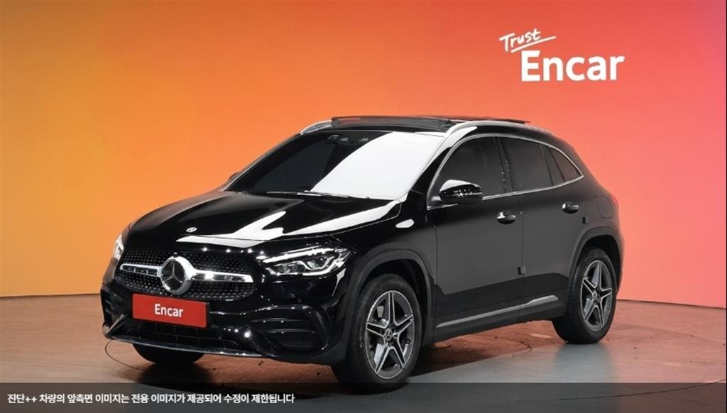 Mercedes-Benz GLA-Class GLA250 4MATIC 2