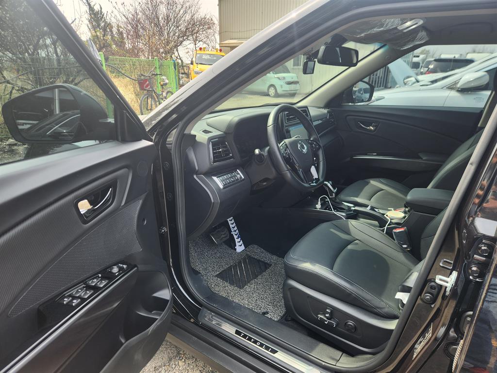 KG Mobility (Ssangyong) Tivoli 2WD Gasoline 1.5 V5 5
