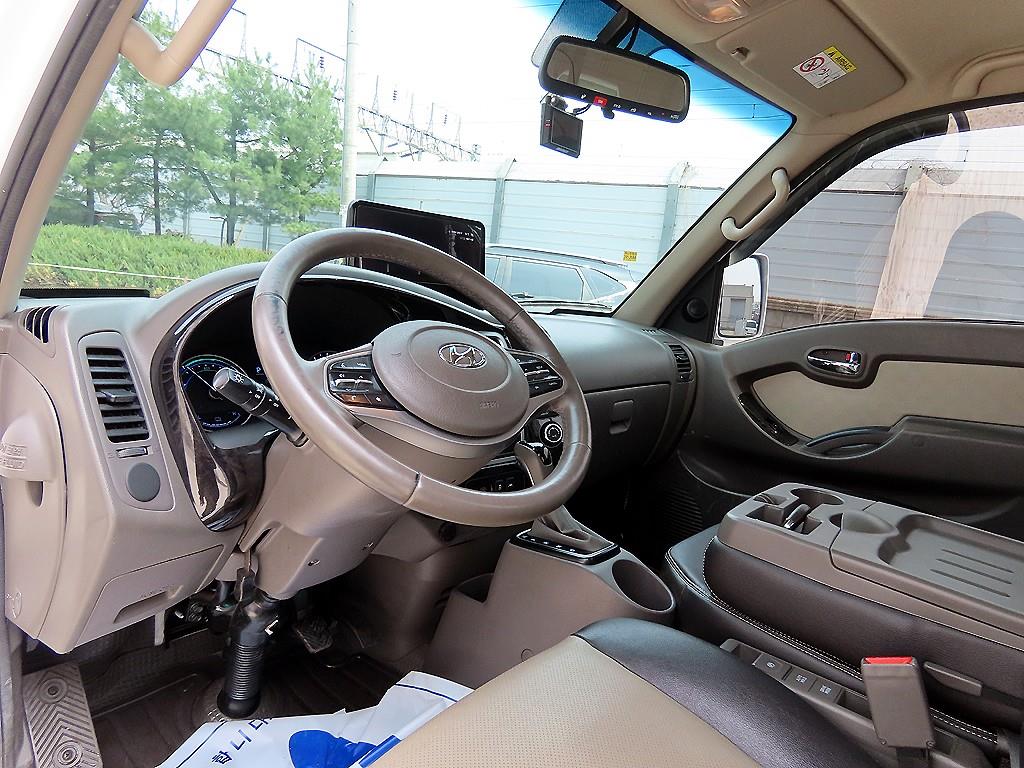 Hyundai Porter 1.0 Ton/ Super Cab/ Long Wheelbase/ Premium Special 8