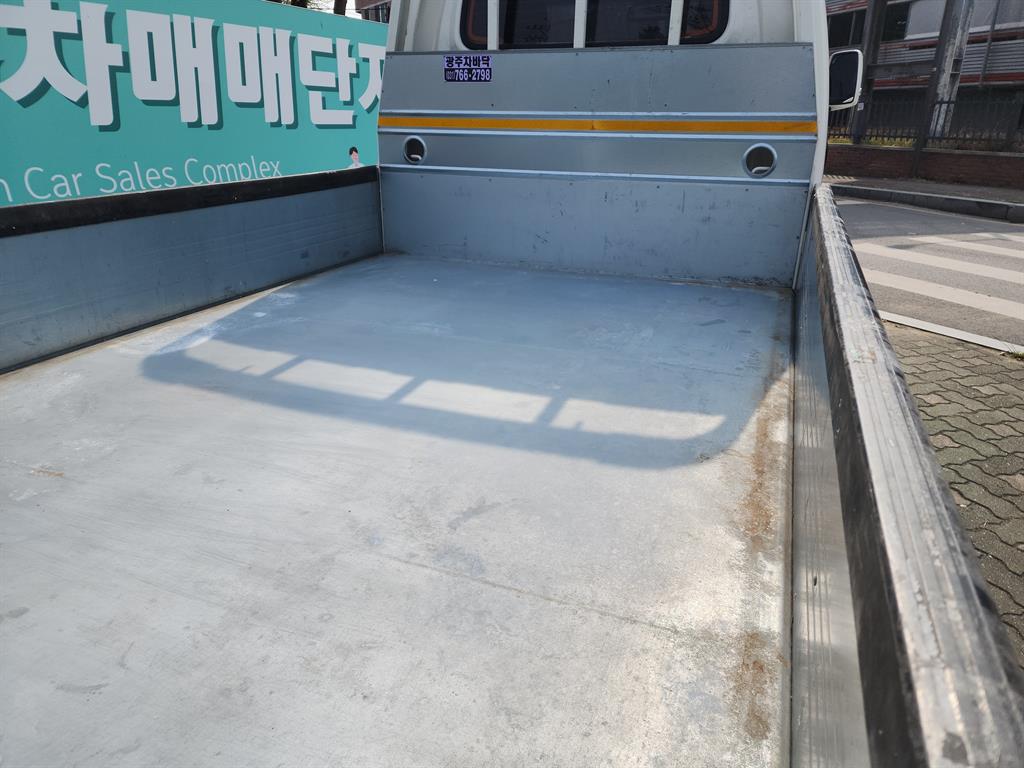 Hyundai Porter 1.0 Ton/ Super Cab/ Long Wheelbase/ CRDi Gold 8