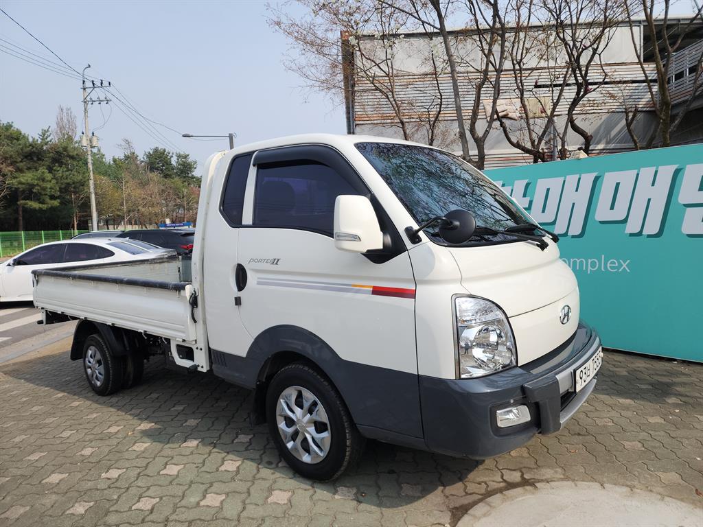Hyundai Porter 1.0 Ton/ Super Cab/ Long Wheelbase/ CRDi Gold
