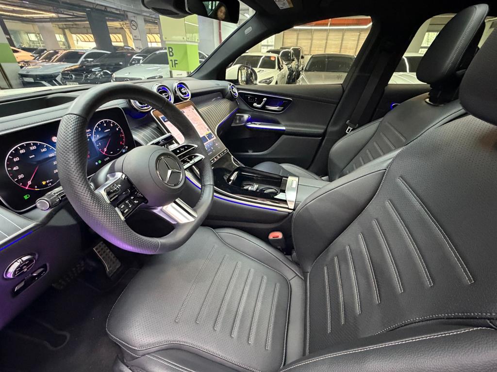 Mercedes-Benz GLC-Class GLC300 4MATIC Coupe AMG Line 8