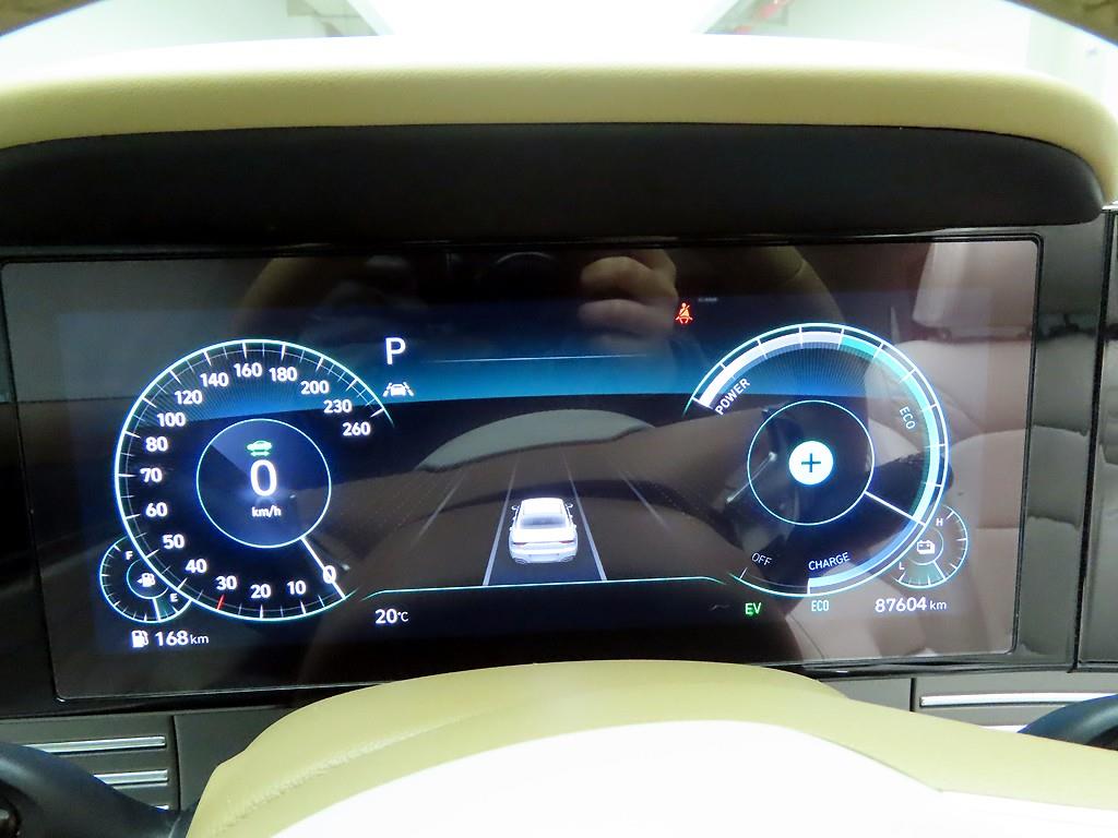 Hyundai Grandeur Calligraphy 6