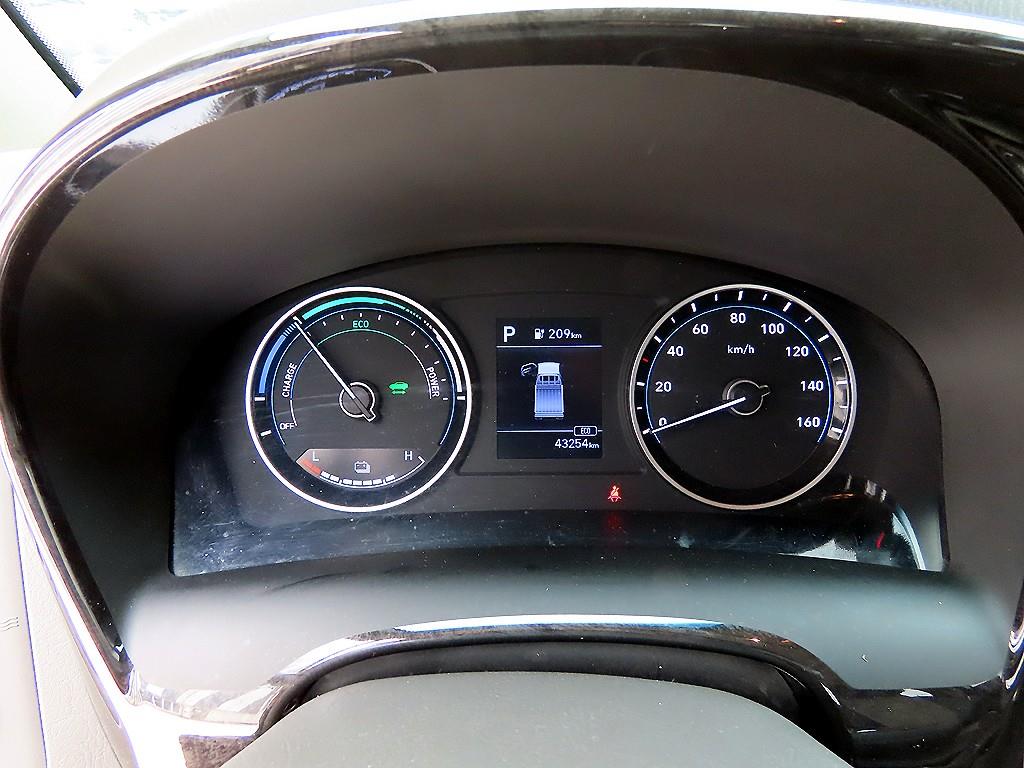 Hyundai Porter 1.0 Ton/ Super Cab/ Long Wheelbase/ Premium Special 10