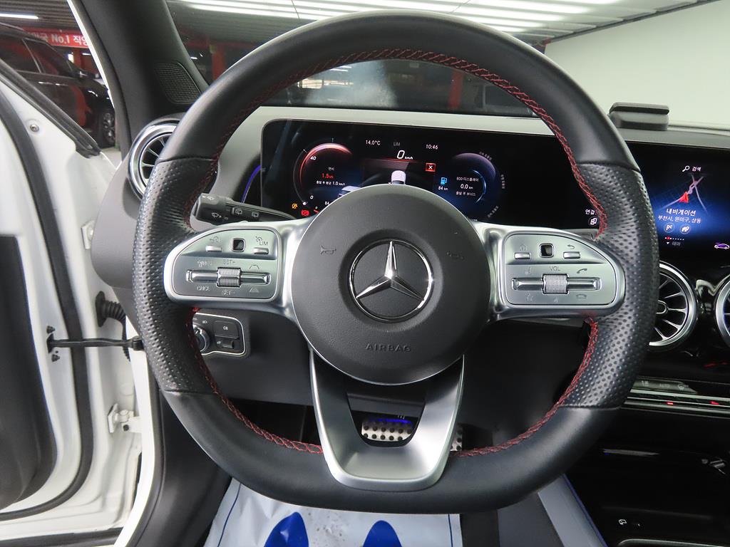 Mercedes-Benz GLB-Class GLB250 4MATIC 9