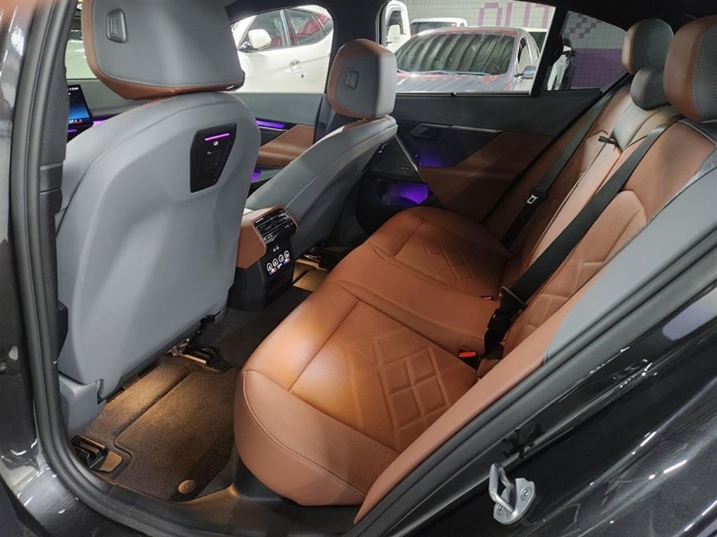 BMW 5 Series 530i xDrive M Sport 7