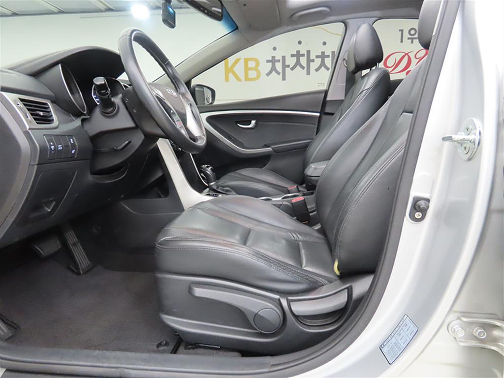 Hyundai i30 1.6 GDI Unique 6