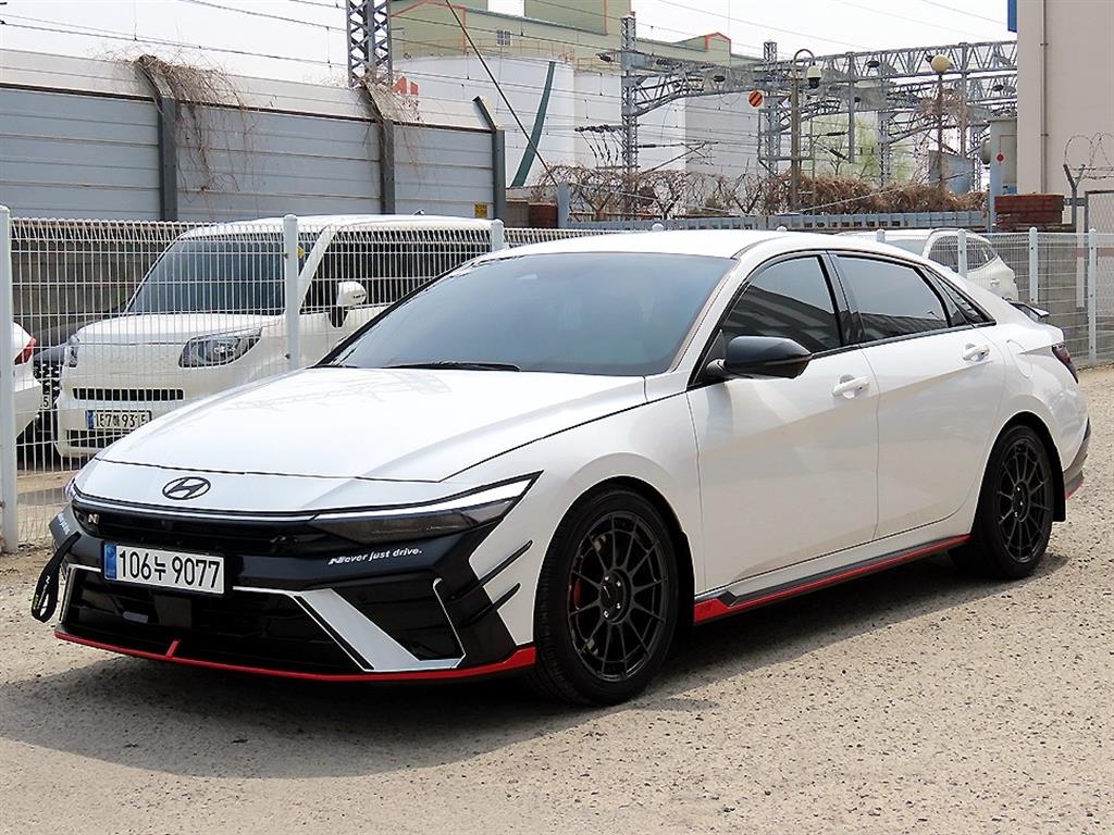 Hyundai Avante 2.0 N 3