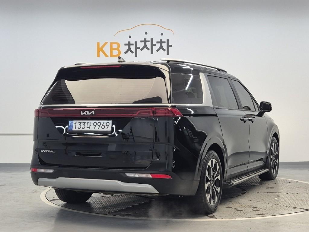 Kia Carnival Gasoline Prestige 4