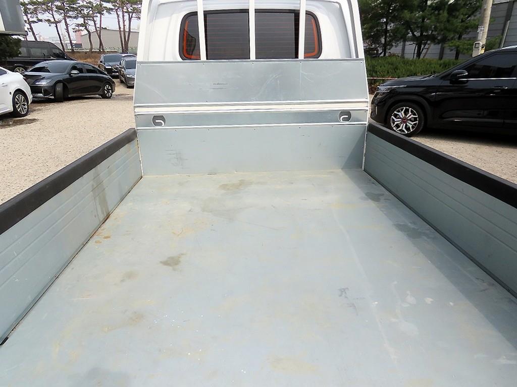 Hyundai Porter Super Cab/ Long Wheelbase/ 2WD Premium 6