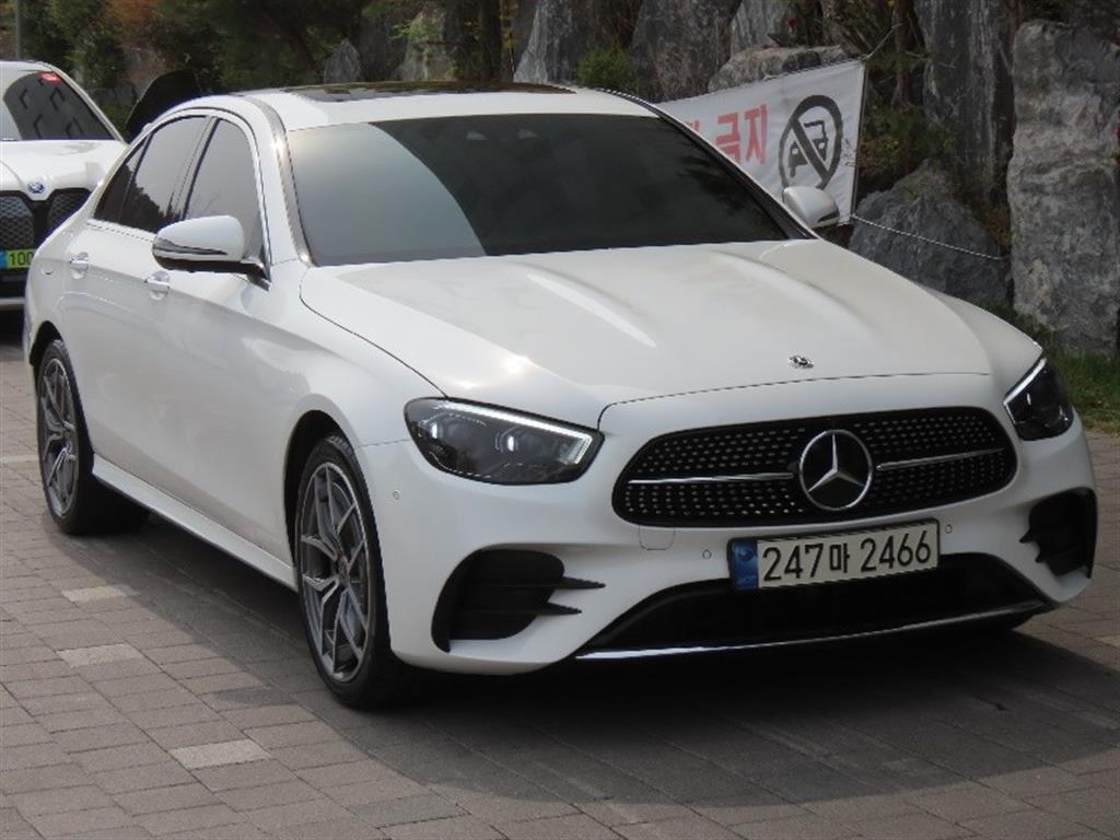 Mercedes-Benz E-Class E220d 4MATIC AMG Line 3