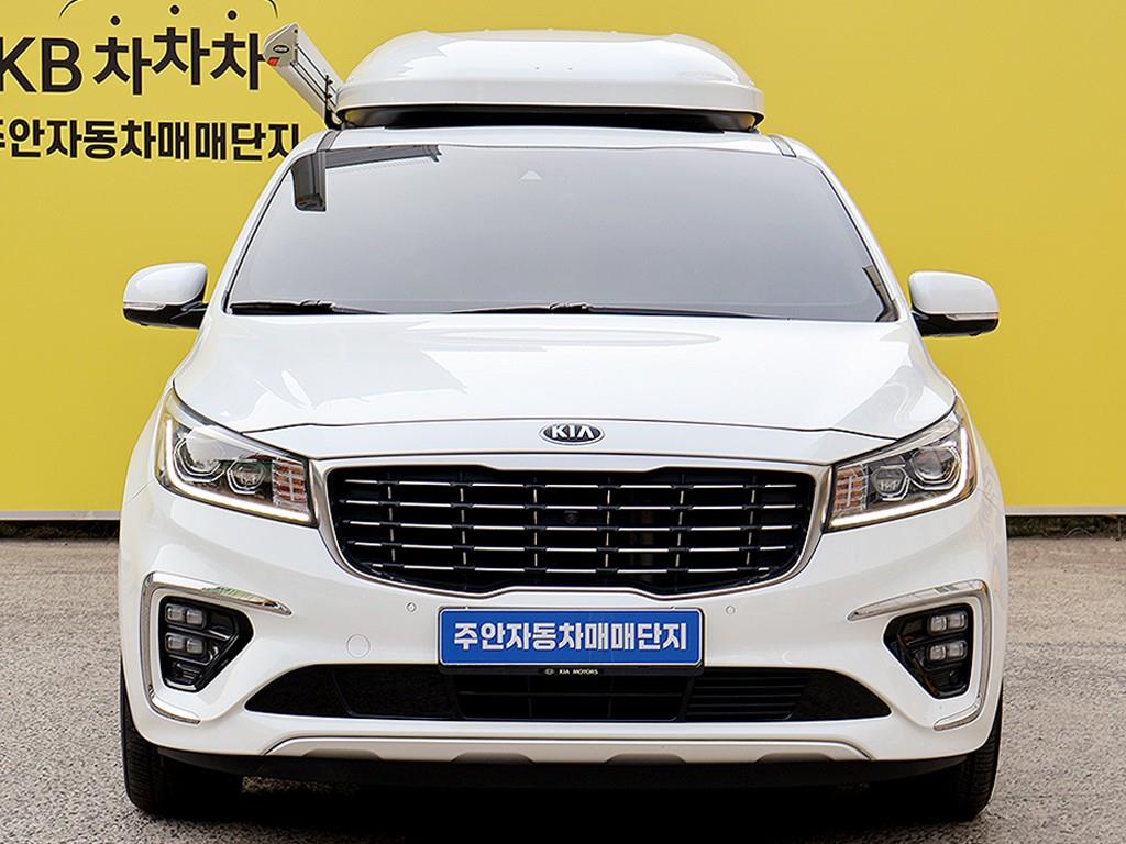 Kia Carnival Diesel Limousine President 2