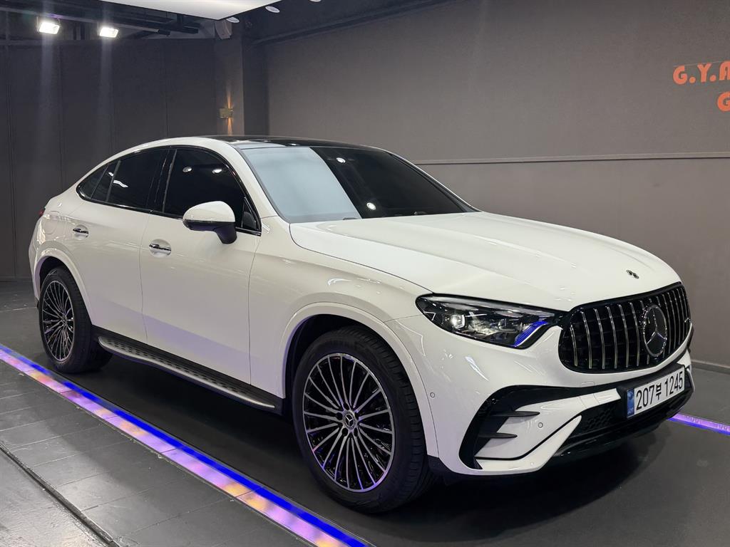 Mercedes-Benz GLC-Class GLC300 4MATIC Coupe AMG Line 2