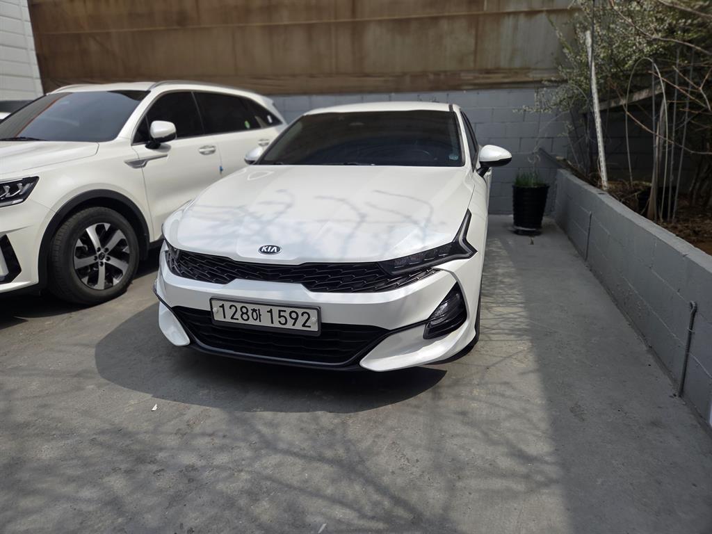 Kia K5 LPI 2.0 Trendy 2