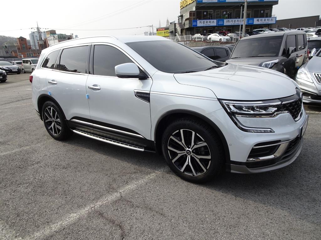 Renault QM6 Gasoline 2.0 GDe RE Signature 2WD 4