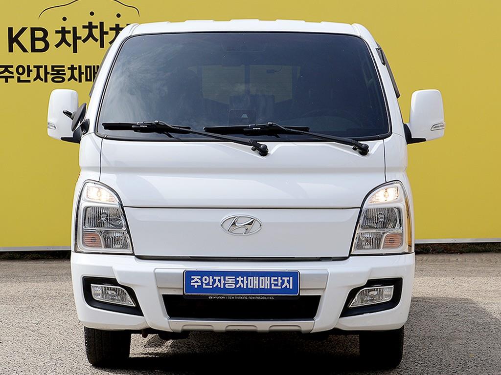 Hyundai Porter 1.0 Ton/ Double Cab/ Long Wheelbase/ CRDi Premium 2