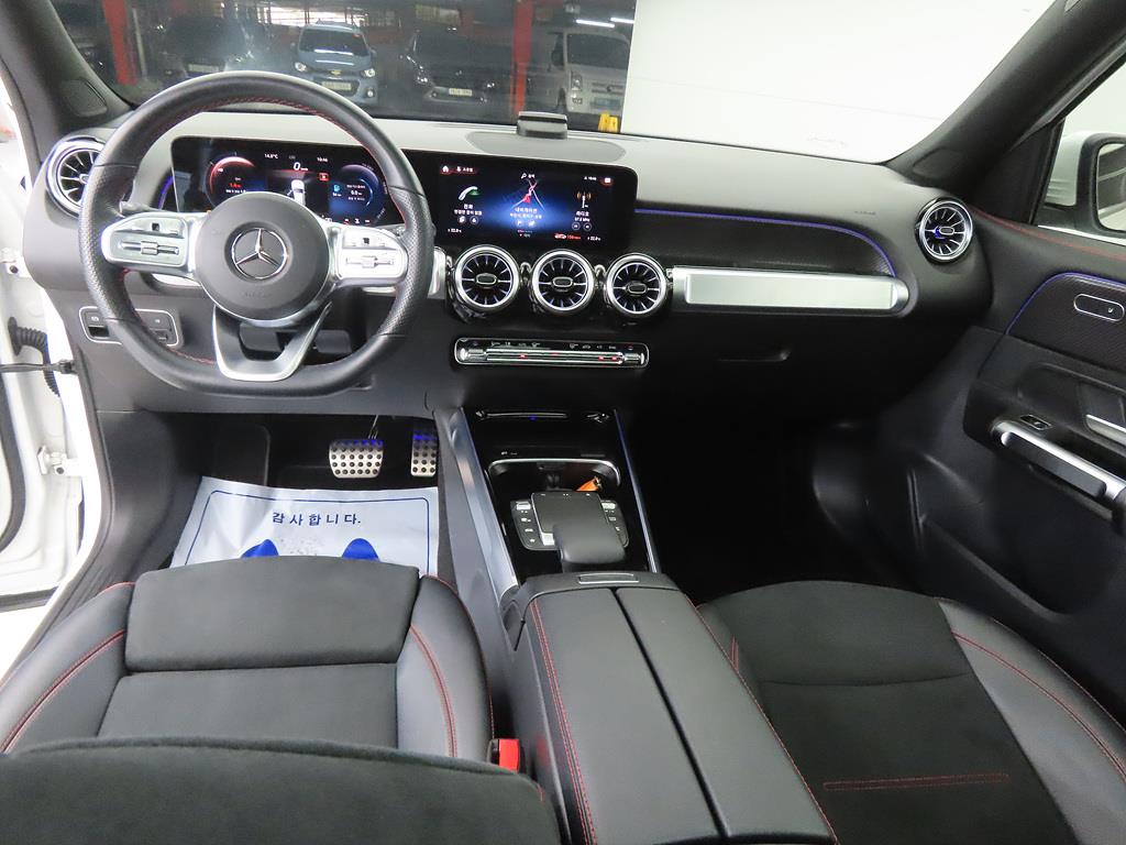 Mercedes-Benz GLB-Class GLB250 4MATIC 8