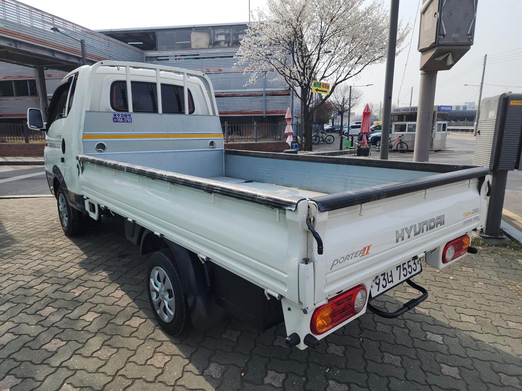 Hyundai Porter 1.0 Ton/ Super Cab/ Long Wheelbase/ CRDi Gold 6
