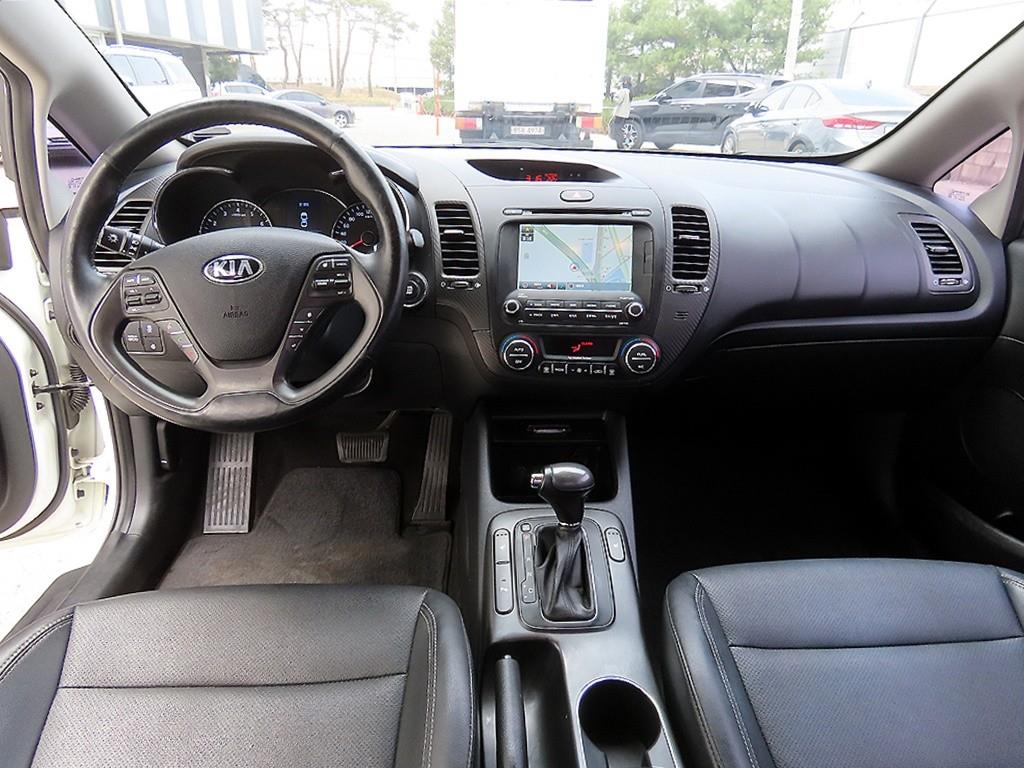 Kia K3 1.6 GDI Prestige 8