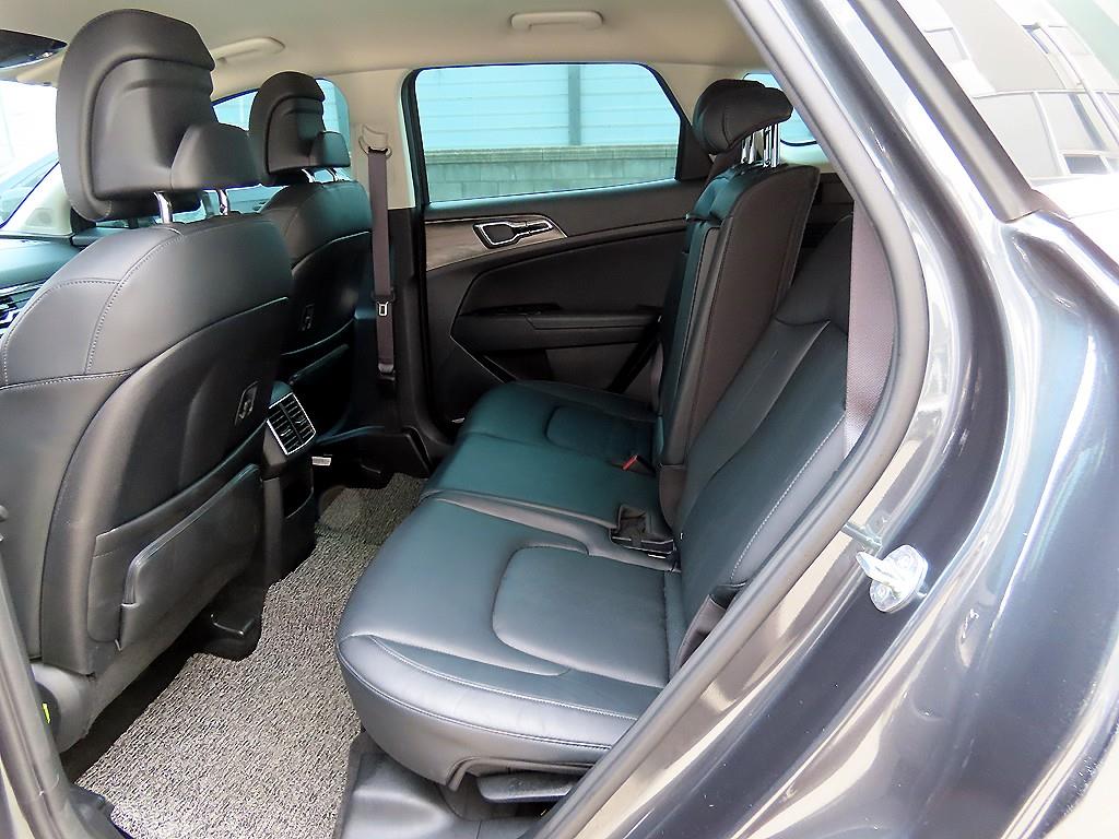 Kia Sportage 1.6 Gasoline 2WD Signature 7