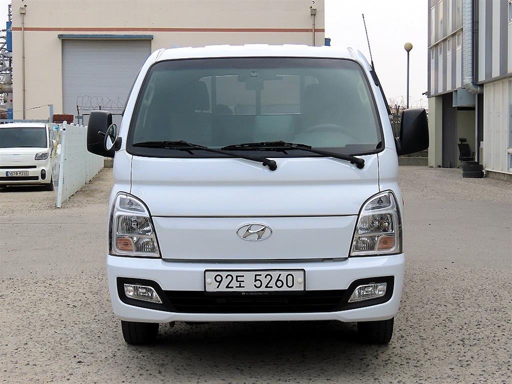 Hyundai Porter 1.0 Ton/ Super Cab/ Long Wheelbase/ CRDi Smart