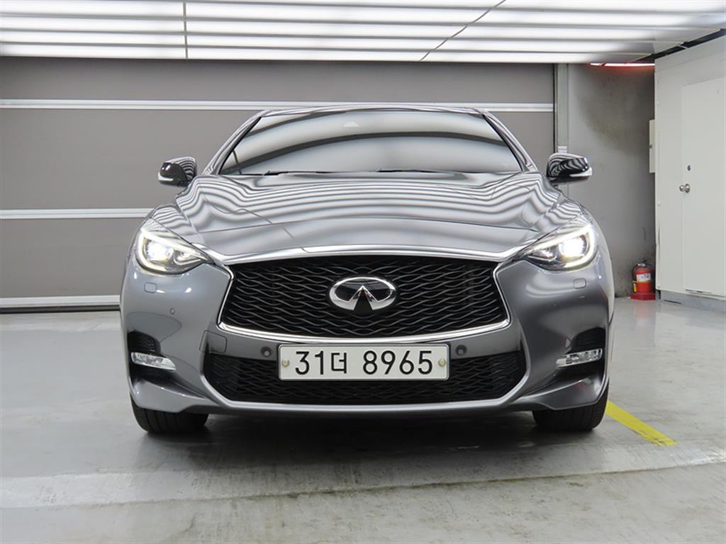 Infiniti Q30 2.0 Sport Essential 3