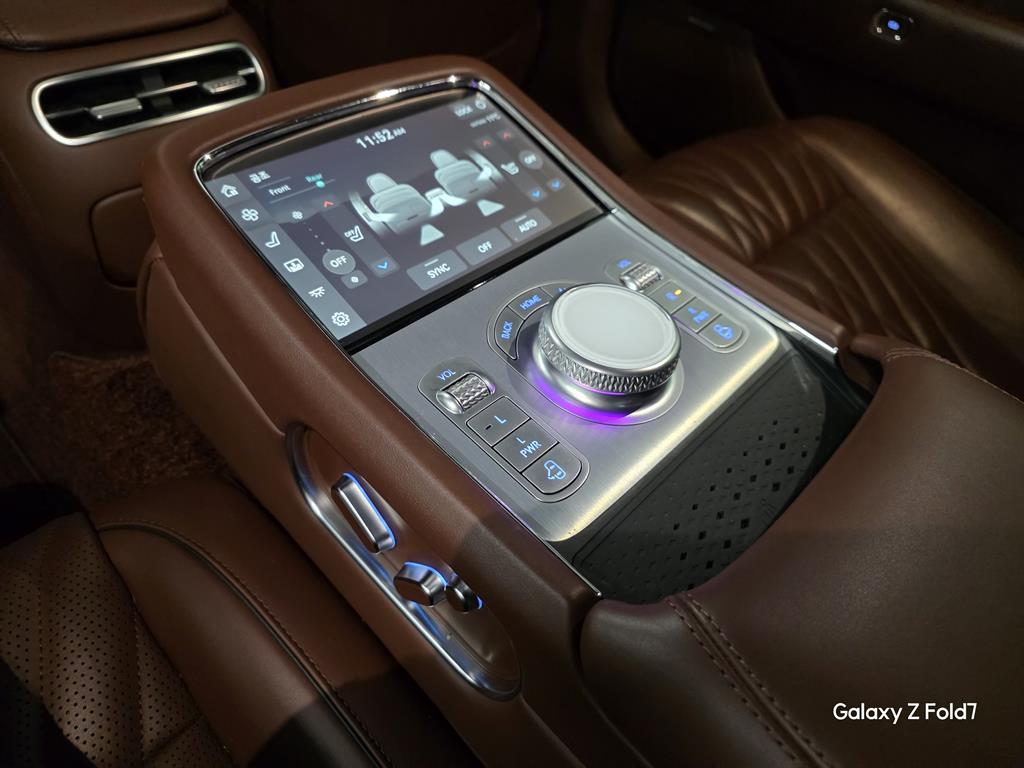 Genesis G90 3.5T GDI AWD 10