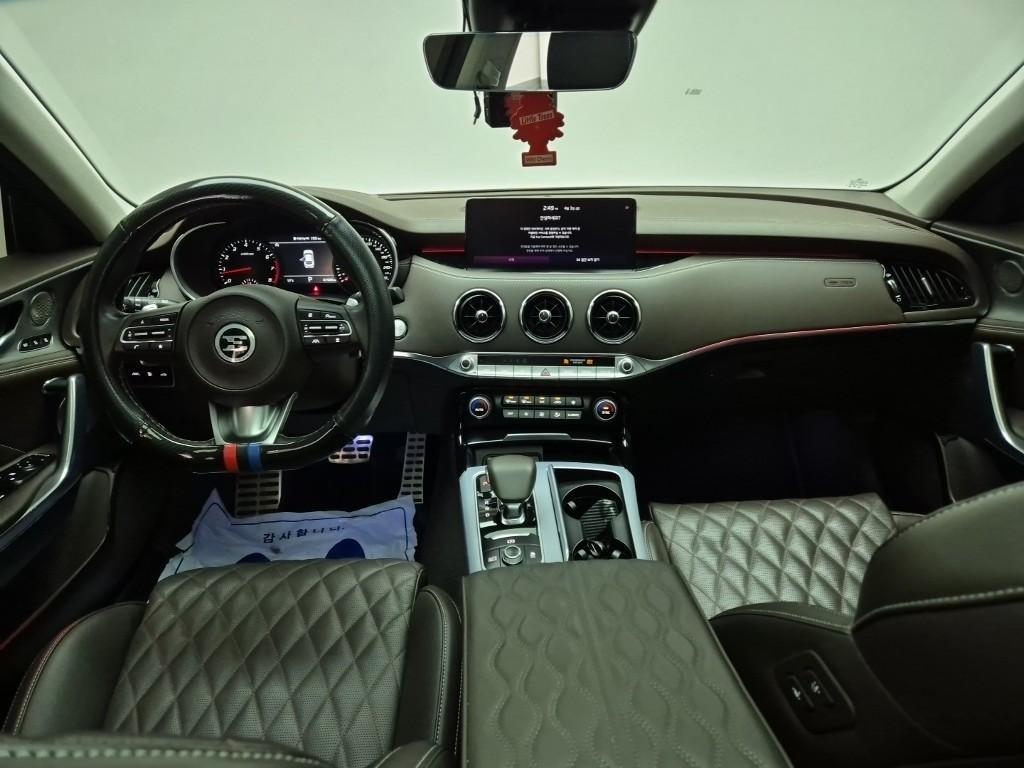 Kia Stinger 2WD 2.5 Masters 8