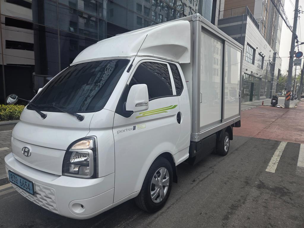 Hyundai Porter 1.0 Ton/ Super Cab/ Long Wheelbase 3