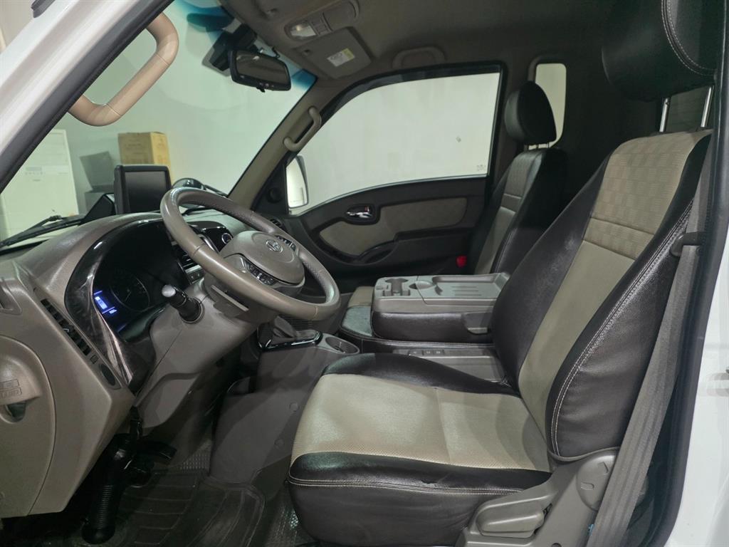 Hyundai Porter 1.0 Ton/ Super Cab/ Long Wheelbase 8