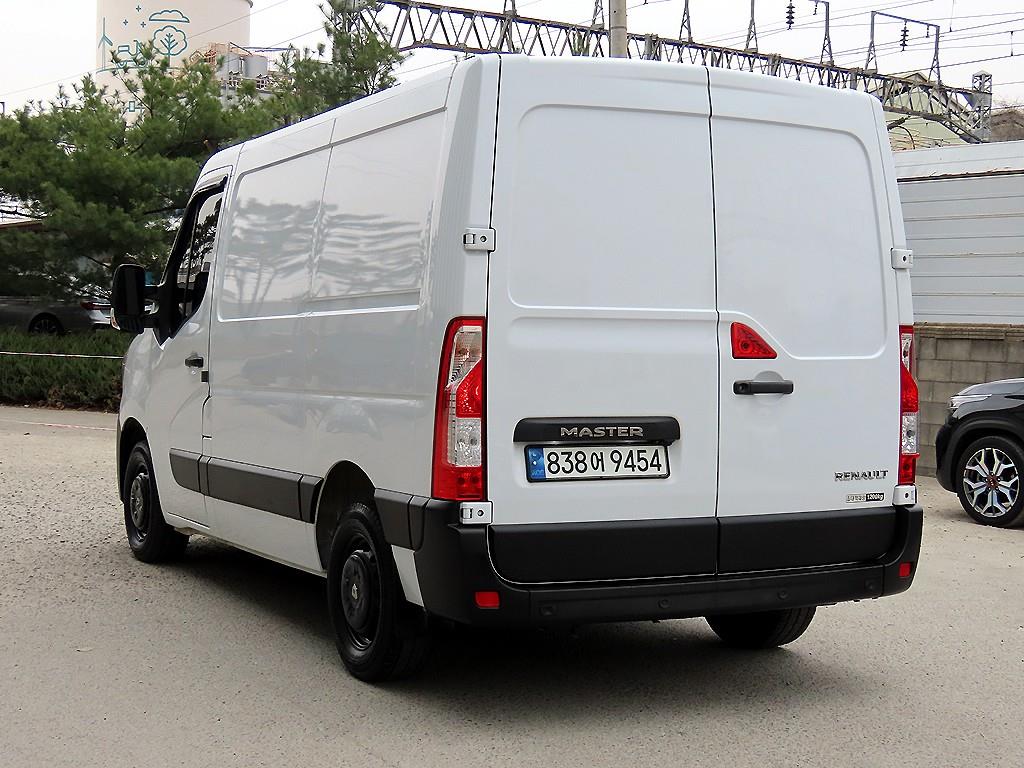 Renault Master 2.3 S 4