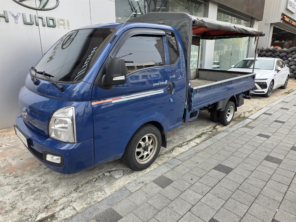 Hyundai Porter 1.0 Ton/ Super Cab/ Long Wheelbase/ CRDi Modern