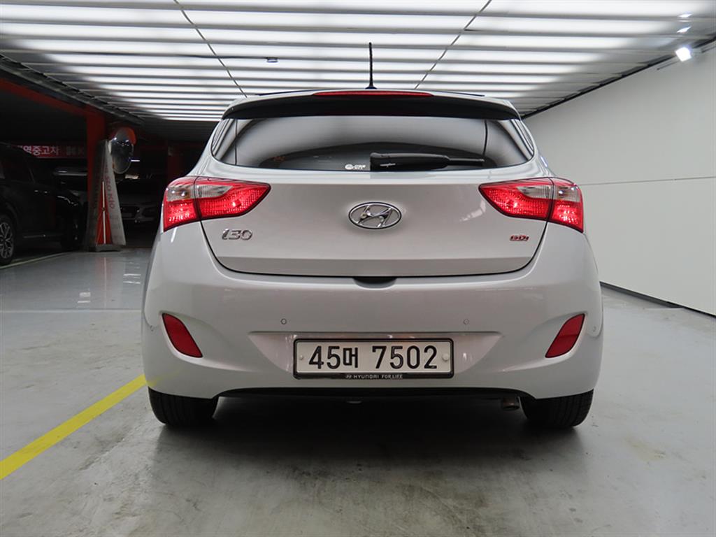 Hyundai i30 1.6 GDI Unique 4