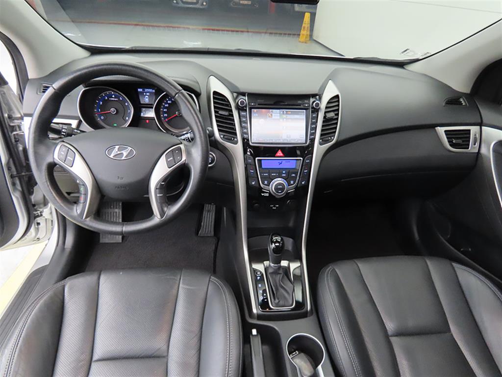 Hyundai i30 1.6 GDI Unique 8