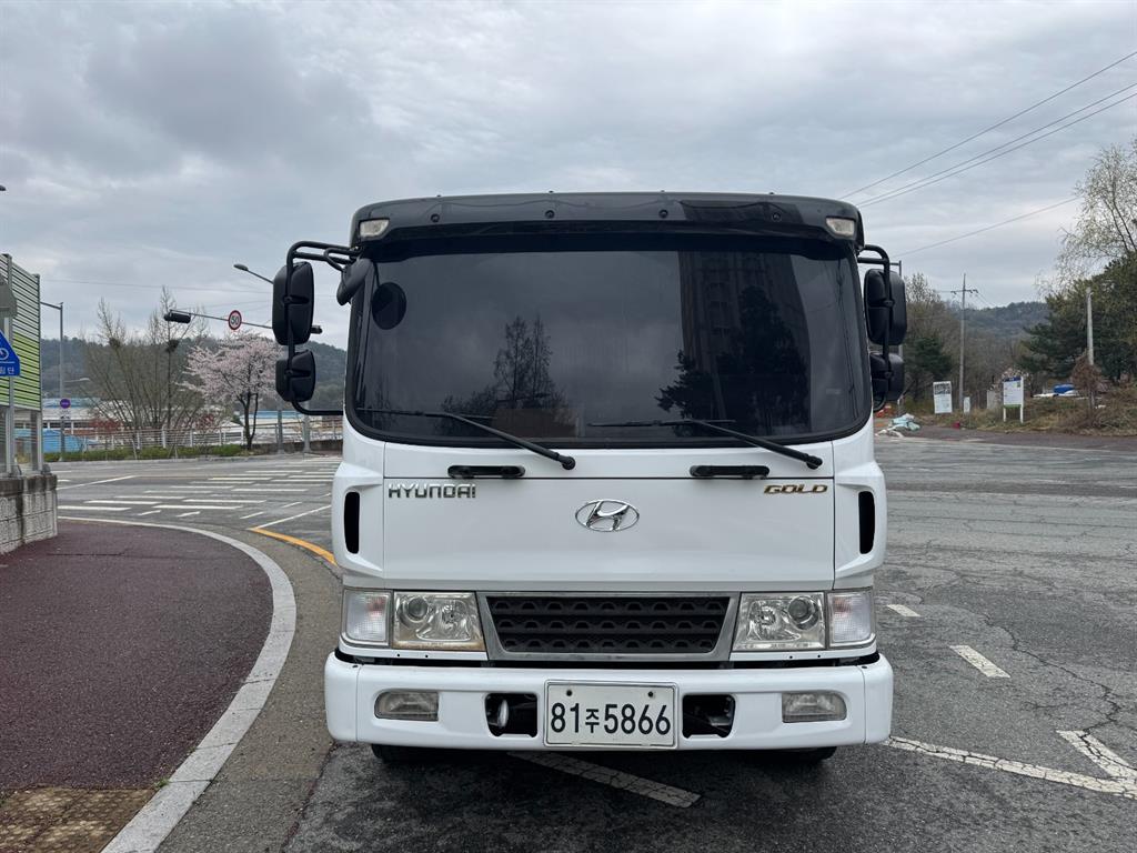 현대 메가트럭 280 카고 5톤 수동 - 중고 트럭 매물 이미지