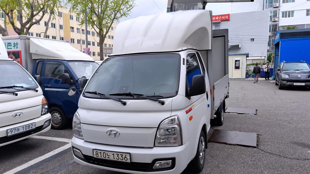 현대 포터2 1톤 윙바디 - 중고 트럭 매물 이미지