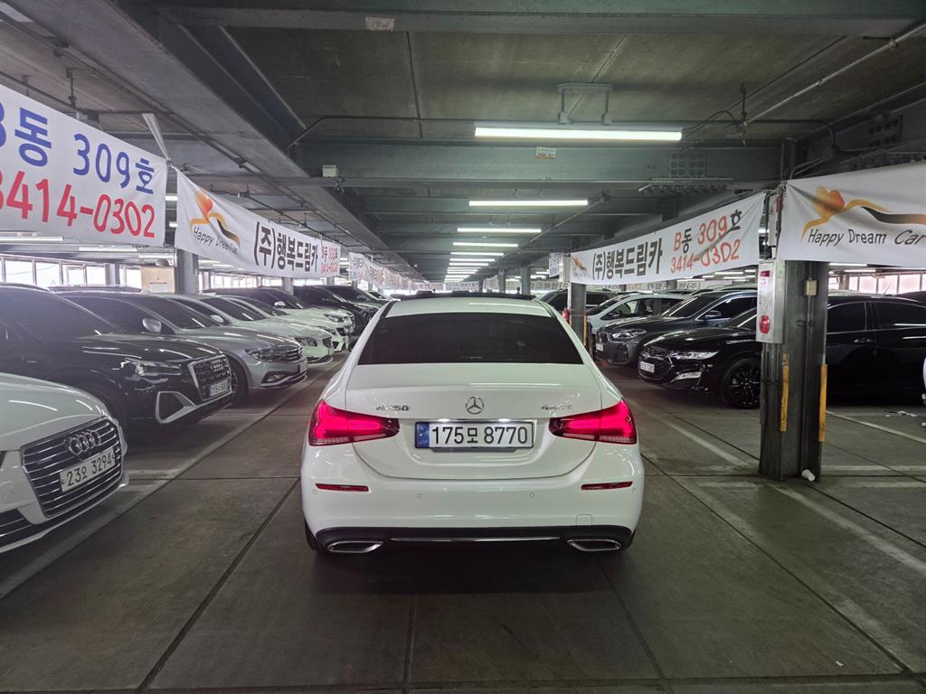 Mercedes-Benz A-Class A250 4MATIC Sedan — фото 4