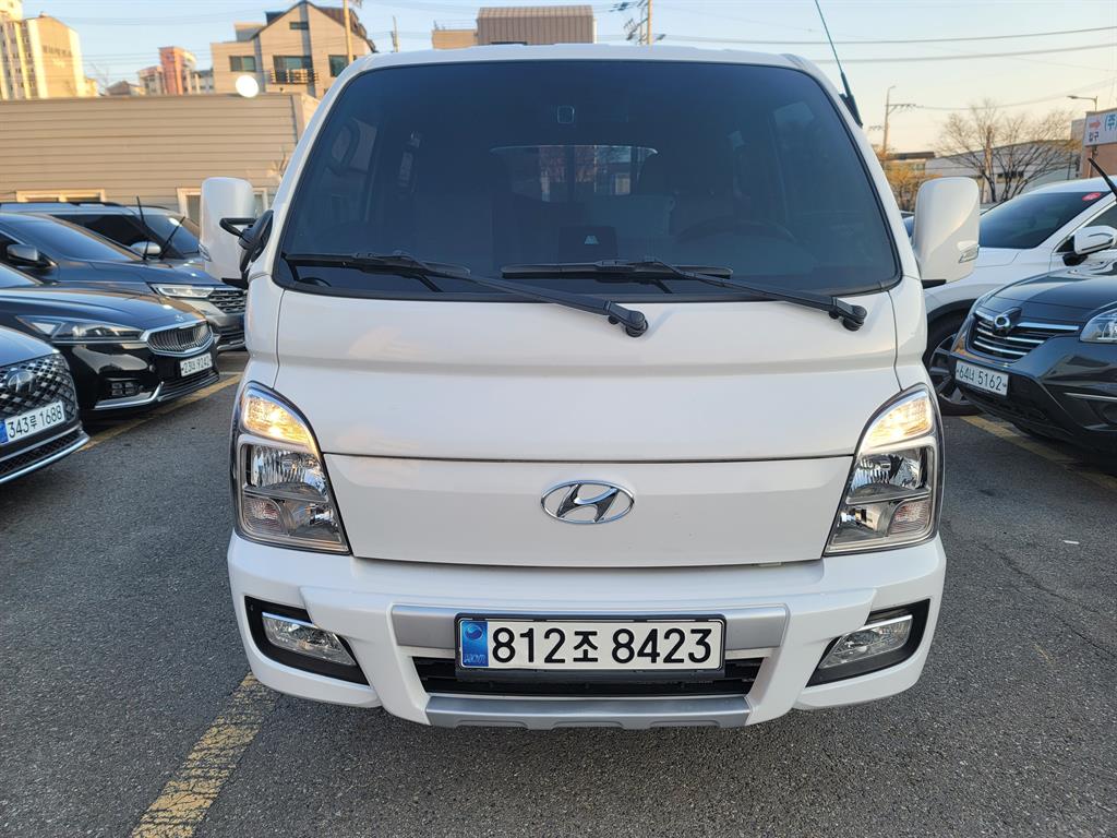 Hyundai Porter 1.0 Ton/ Double Cab/ Long Wheelbase/ CRDi Premium