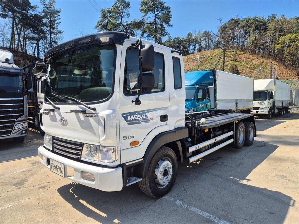 현대 메가트럭 암롤 4.5톤 수동 10루베 - 중고 트럭 매물 이미지