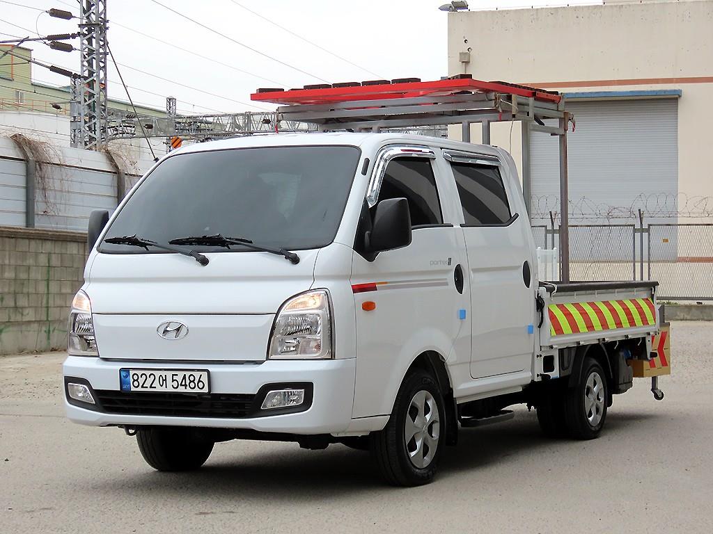 Hyundai Porter 1.0 Ton/ Double Cab/ Long Wheelbase/ CRDi Style