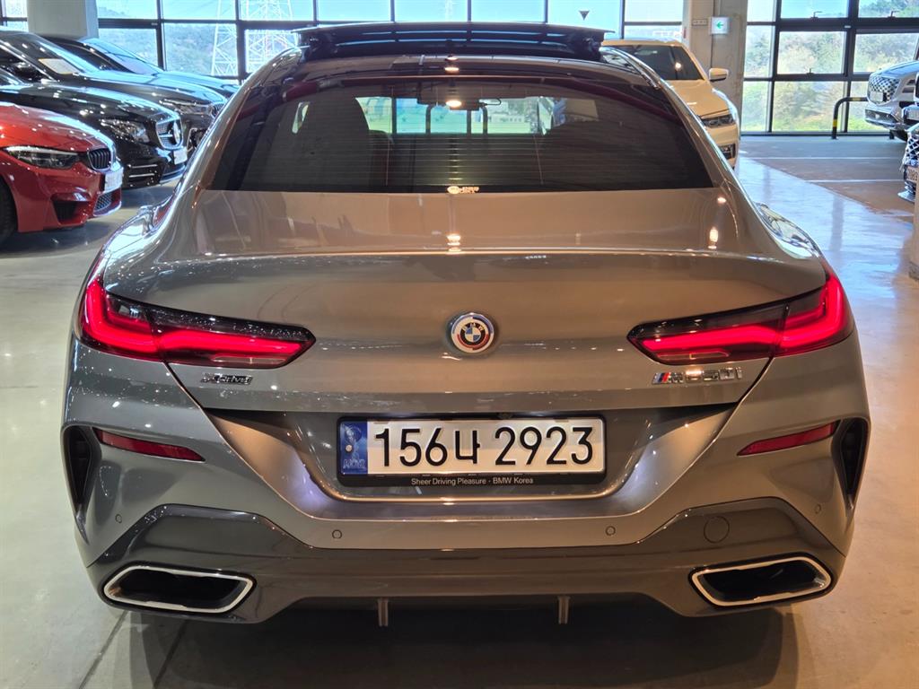 BMW 8 Series M850i xDrive Coupe 5