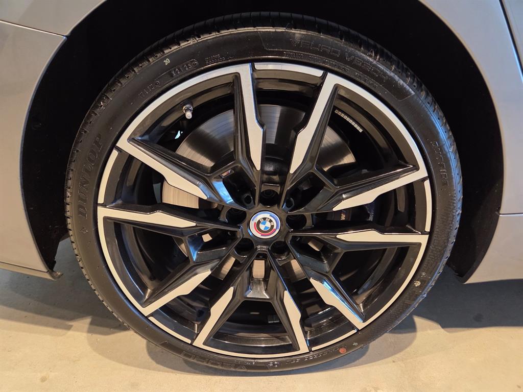 BMW 8 Series M850i xDrive Coupe 7